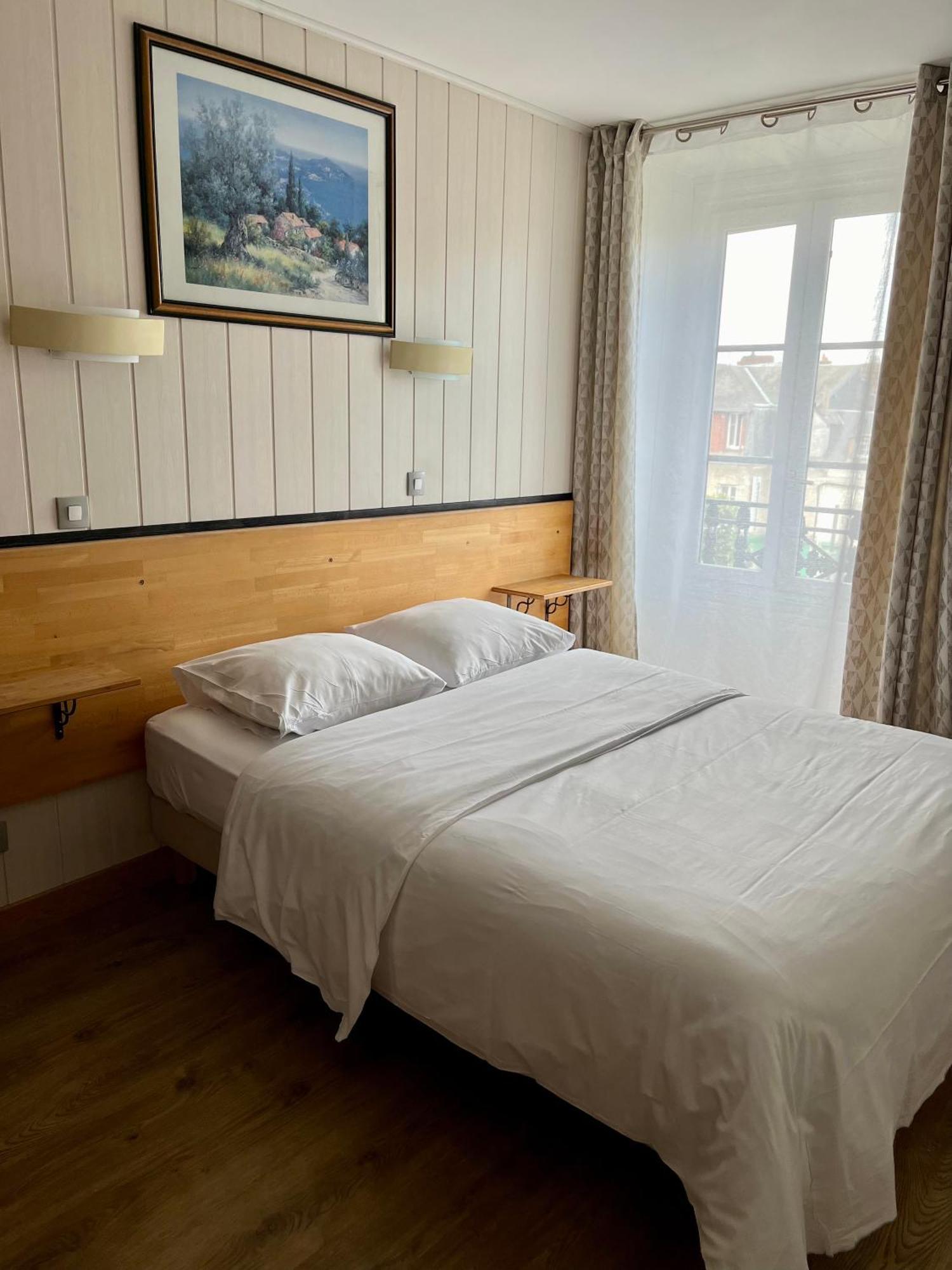Le Relais De La Poste Hotel Pithiviers Eksteriør billede
